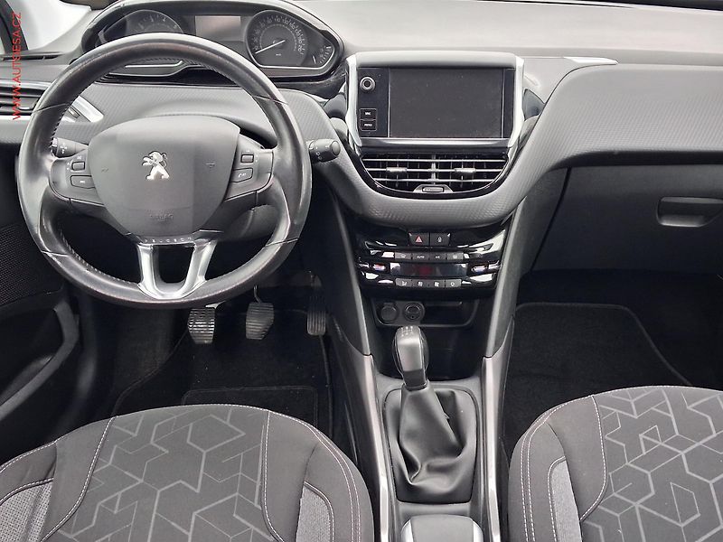 Peugeot 2008 (2017) 1.2PT, ČR, servis.kniha - fotka 8 z 20