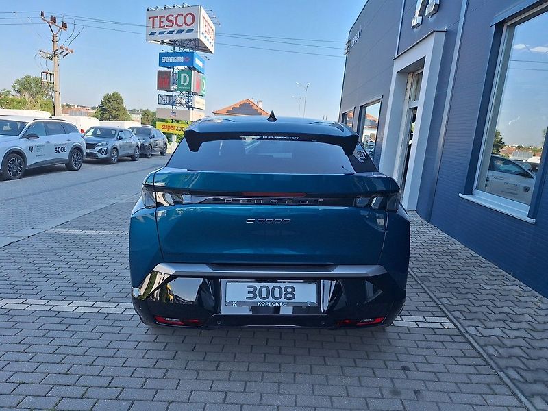 Peugeot 3008 (2026) GT Elektromotor 157 kW / 210 k - fotka 4 z 15