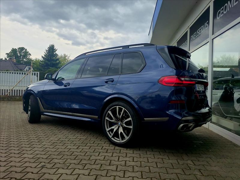 BMW X7 4,4 i 7MÍST TOP KOMPLET VÝBAVA - fotka 3 z 37