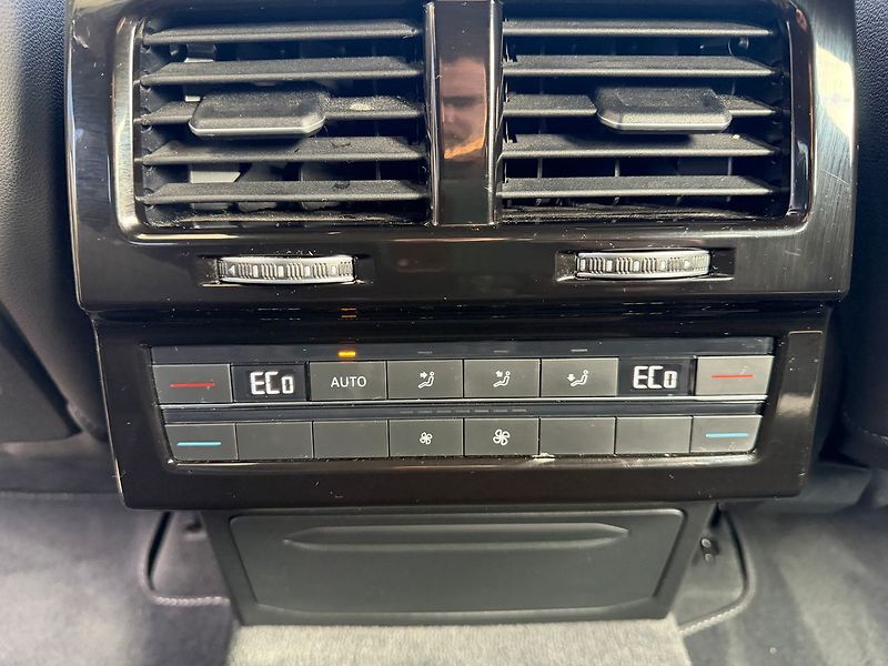 Volkswagen Touareg R-line  210kW Tažné - fotka 17 z 22