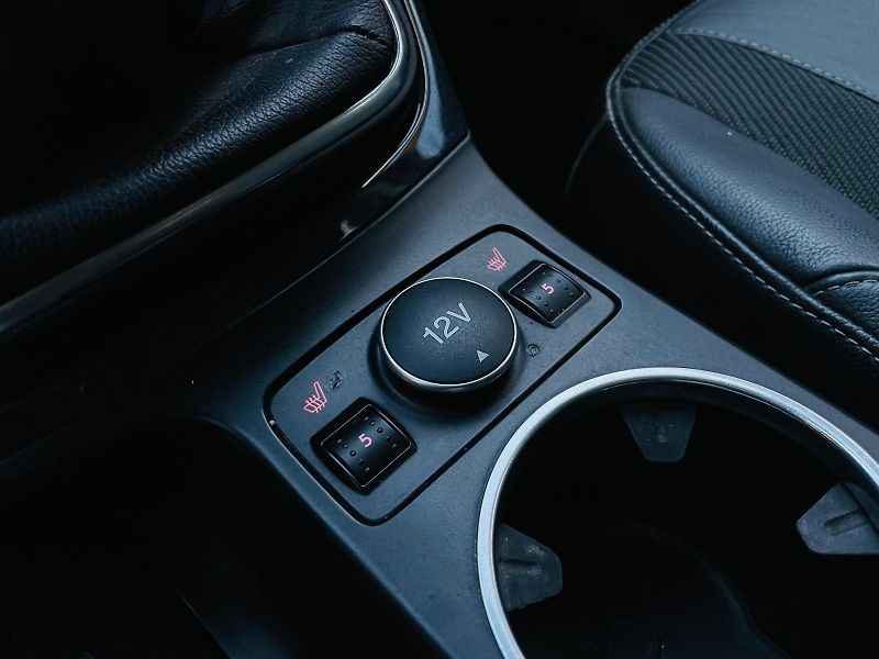 Ford Kuga 2.0TDCi MANUÁL TAŽNÉ SERVISKA - fotka 38 z 51