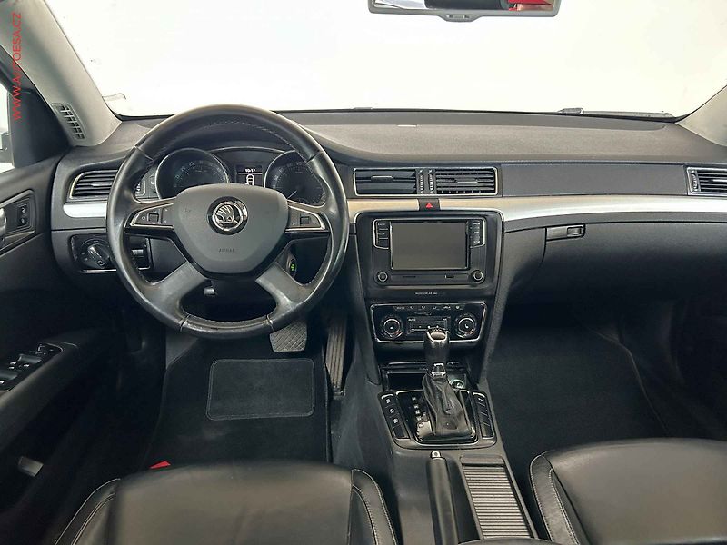 Škoda Superb (2015) 2.0 TDi, Elegance, DSG, kůže - fotka 8 z 16