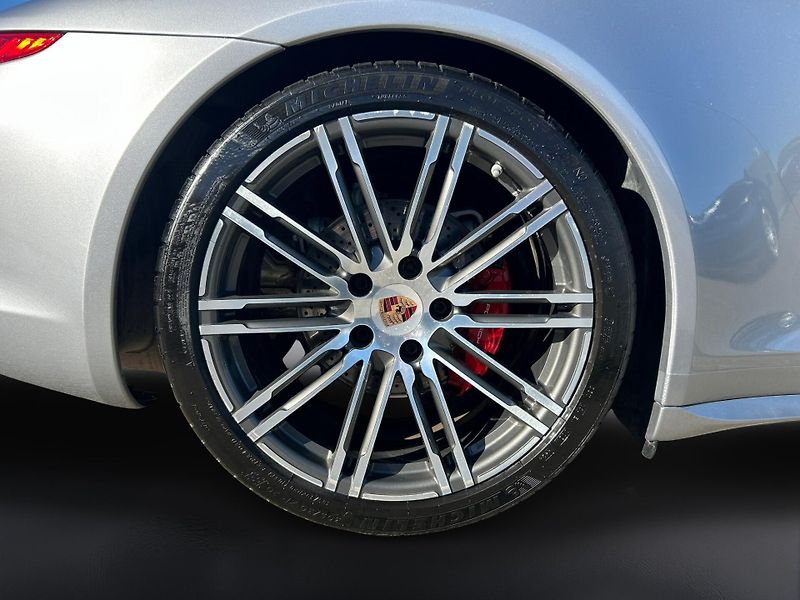 Porsche 911 4S - fotka 14 z 30