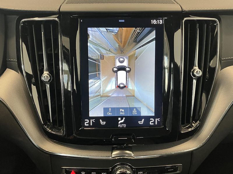 Volvo XC60 T6 AWD Drive-E Inscription AT8 - fotka 34 z 47
