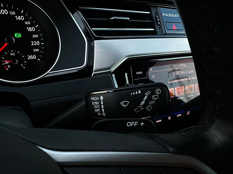 Volkswagen Passat (2020) 2.0 TDI-DSG-ELEGANCE - fotka 28 z 49