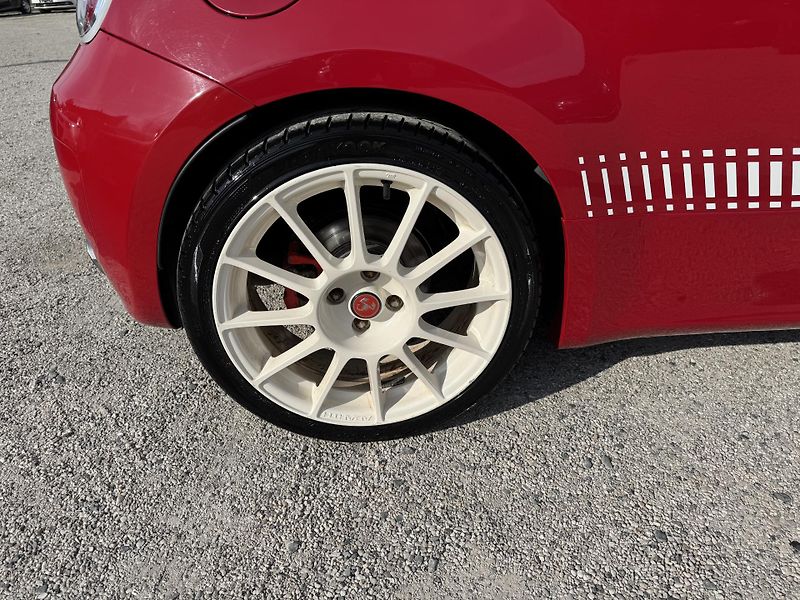 Abarth 500 (2009) 1.4 T 118KW essensse 96000KM - fotka 12 z 26