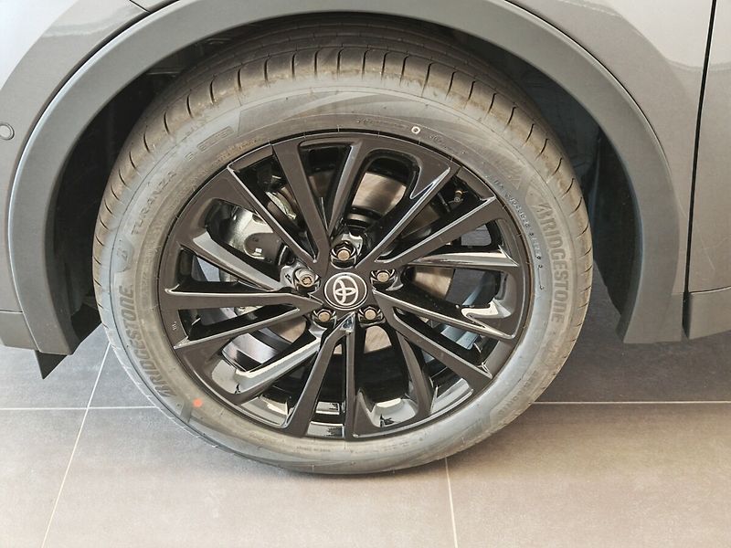 Toyota C-HR 2.0 PHEV GR SPORT - fotka 38 z 39