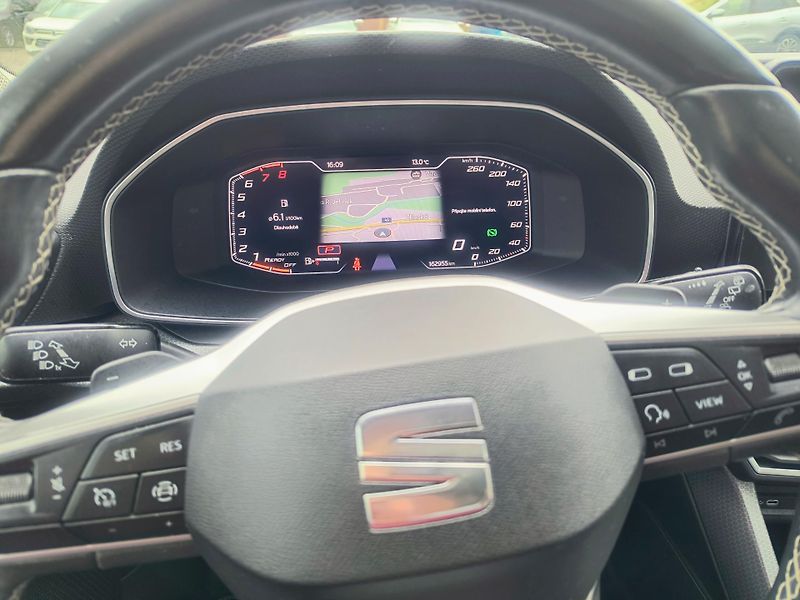 Seat Leon 1.0 eTSi AT 81KWNAVI/MATRIXLED - fotka 41 z 67