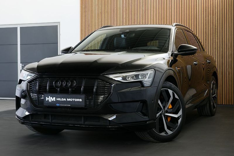 Audi e-tron 55 300kW Pano NightV HUD Tažné - fotka 4 z 50