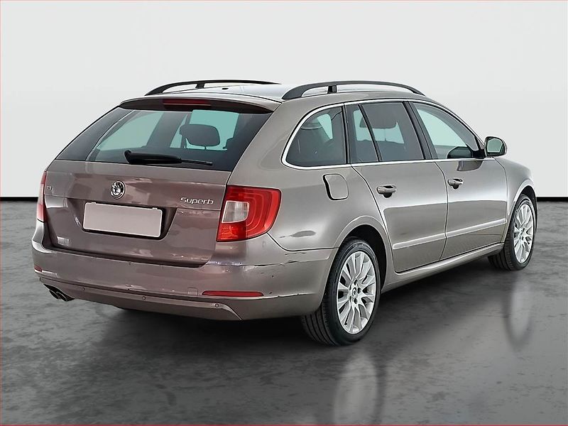 Škoda Superb (2012) 2.0 TDI, Xenony, Tempomat - fotka 5 z 15