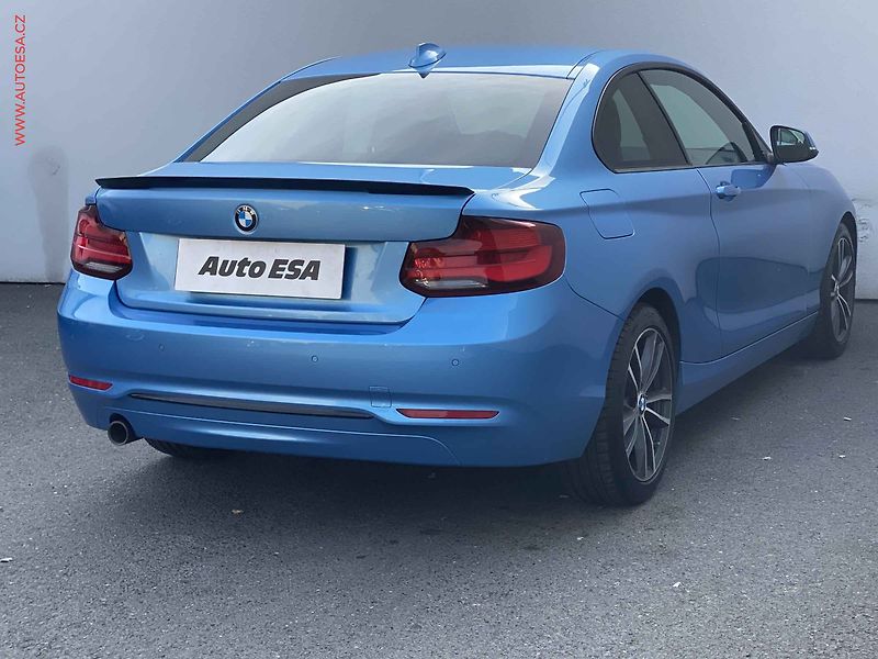 BMW Řada 2 (2019) 2.0d 218d, ČR, LED, navi - fotka 4 z 18