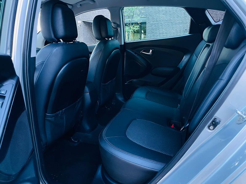 Hyundai ix35 2.0i MANUÁL VÝHŘEV SERVISKA - fotka 35 z 45
