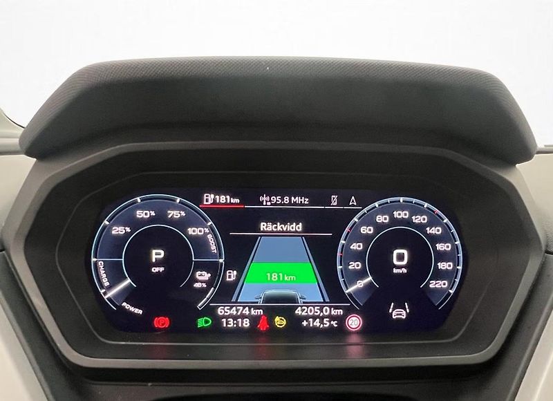 Audi Q4 50 e-tron Q Kamera Matrix - fotka 10 z 31