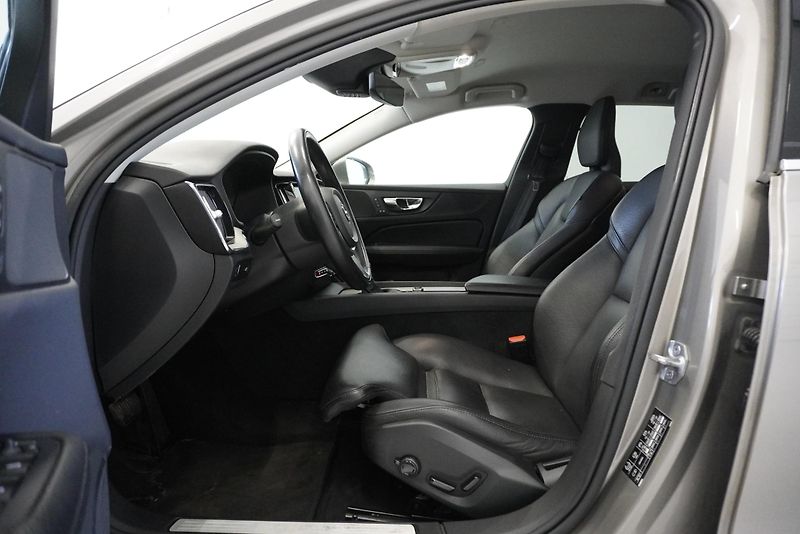 Volvo V60 2,0 D4 POLESTAR INSCRIPTION - fotka 17 z 35