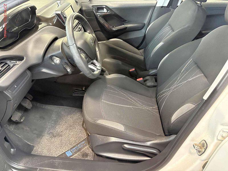 Peugeot 208 (2014) 1.2i, ČR, AC, temp, STK8/28 - fotka 9 z 14