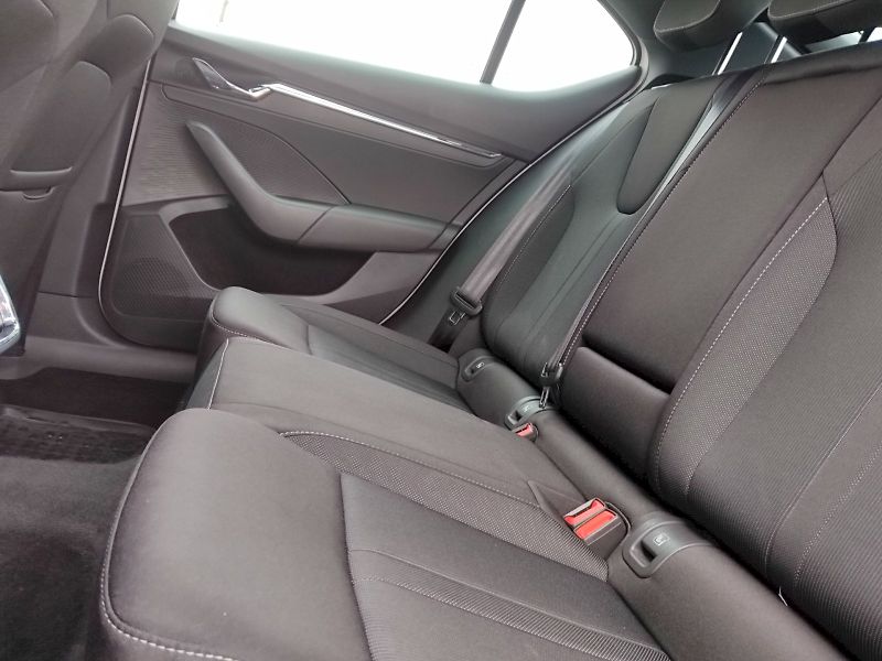 Škoda Octavia (2022) Style Plus Dynamic 2,0 Tsi 140 - fotka 26 z 37