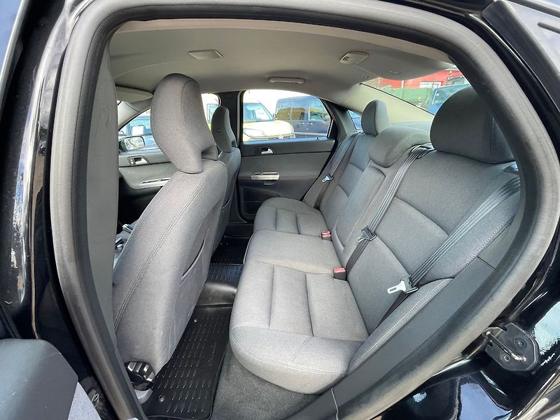 Volvo S40 1.6D 80kw*VYHŘEV.SED*NOVÁ STK* - fotka 14 z 31