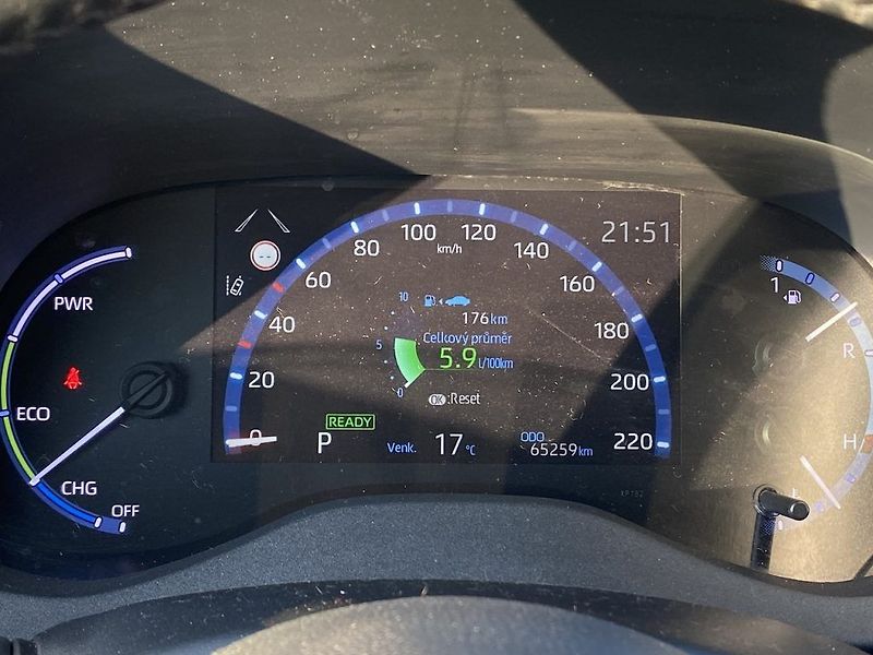 Toyota Yaris Cross 1.5HEV, ČR-1m, Executive, DPH - fotka 12 z 16