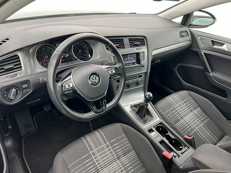 Volkswagen Golf Variant (2016) 1.2TSi LOUNGE Edition - fotka 12 z 33