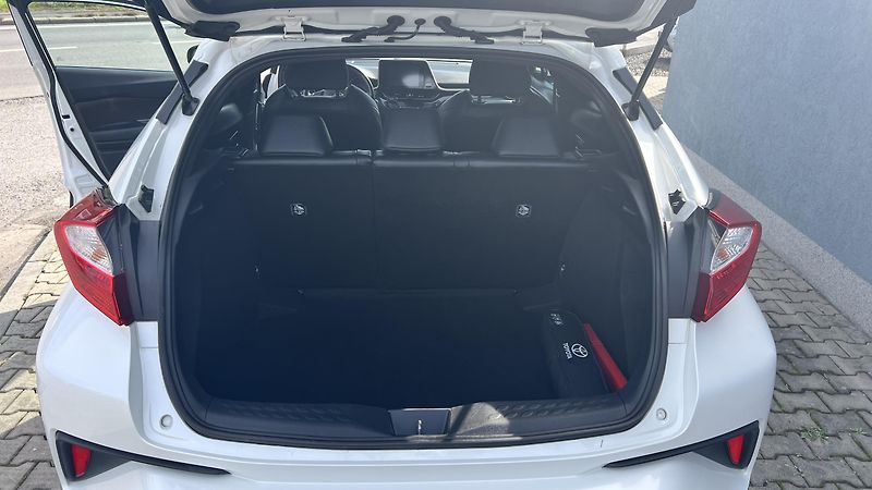 Toyota C-HR 1.2 Turbo EXECUTIVE - fotka 9 z 13