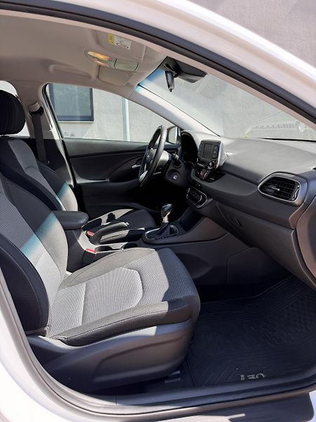 Hyundai i30 (2019) 1.6 CRDi, diesel, 85 KW, 2019 - fotka 10 z 18