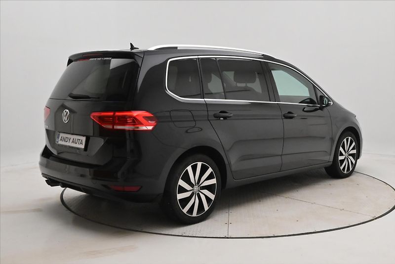 Volkswagen Touran 2,0 TDI 110kW DSG Highline 7mí - fotka 5 z 33