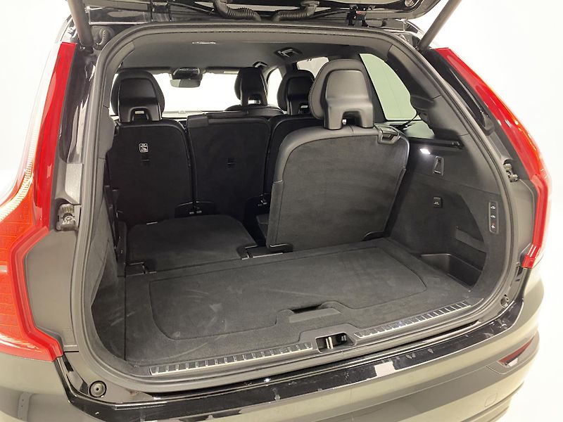 Volvo XC90 T8 AWD RECHARGE R-DESIGN 7míst - fotka 33 z 54