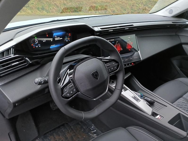 Peugeot 308 (2026) SW ALLURE Hybrid 145 e-DCS6 - fotka 10 z 19