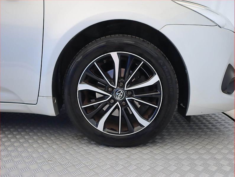 Toyota Avensis (2018) 1.8 Valvematic, Automat - fotka 15 z 20