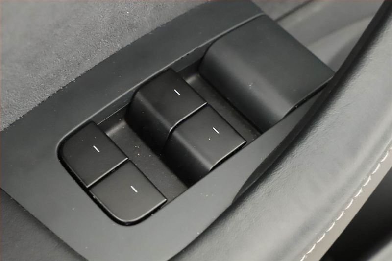 Tesla Model 3 (2021) Std Range Plus 55kWh, SoH 78% - fotka 9 z 20