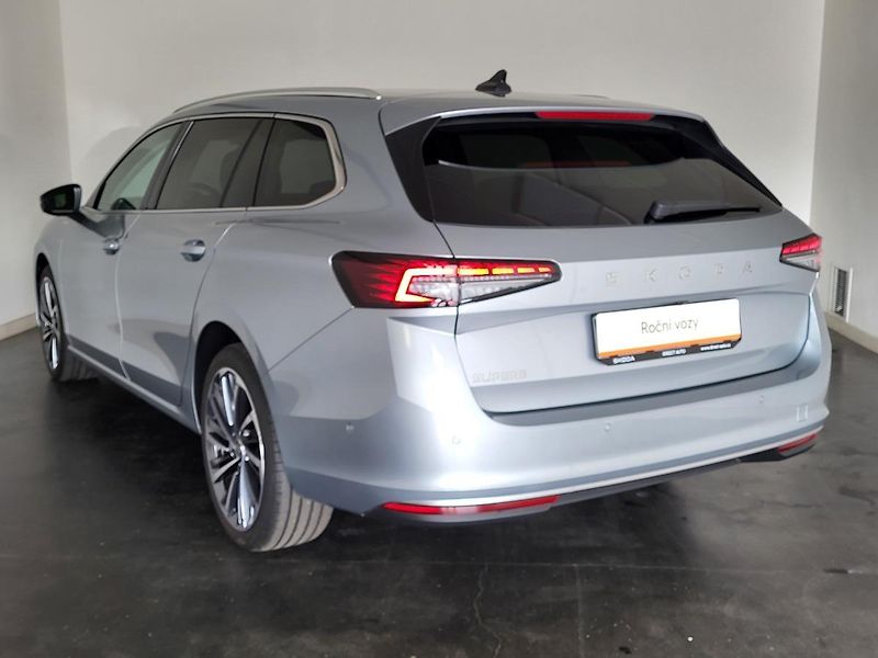 Škoda Superb - fotka 7 z 30