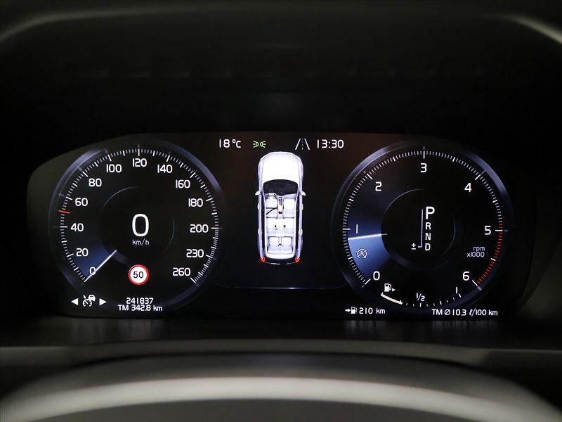 Volvo XC90 2,0 D5 173kW Inscription 4x4 D - fotka 23 z 43