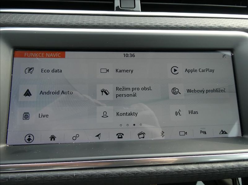 Land Rover Range Rover Evoque 2,0 D150 S 4WD Automat - fotka 26 z 34