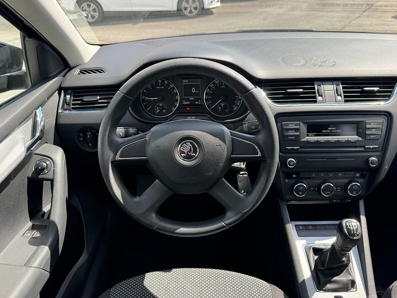Škoda Octavia (2014) Ambition 1.6 TDI 77kW - fotka 14 z 31