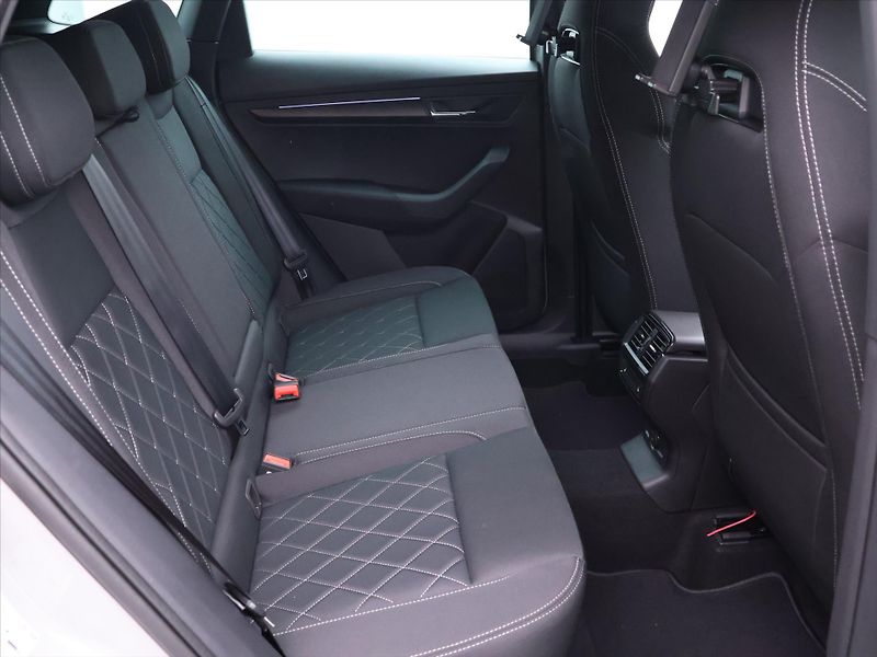 Škoda Karoq 1,5 TSi Sportline DSG 1maj DPH - fotka 16 z 47