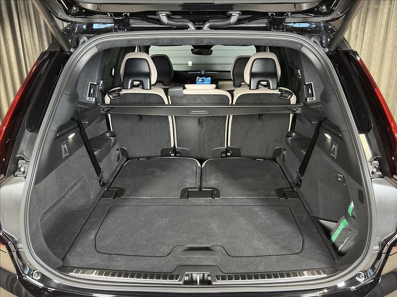 Volvo XC90 (2026) 2,0 T8  Ultra Bright - fotka 11 z 22