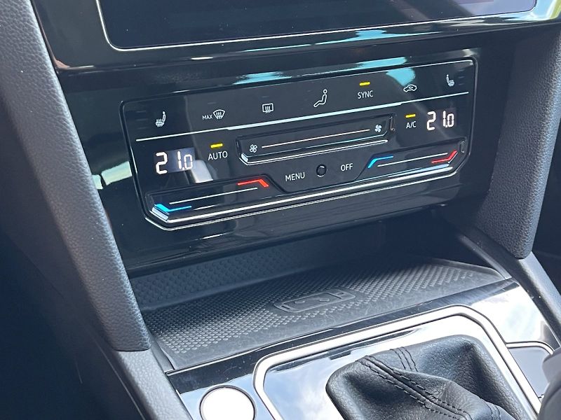 Volkswagen Passat (2023) 2.0 TDI 110kW DSG Business - fotka 12 z 32