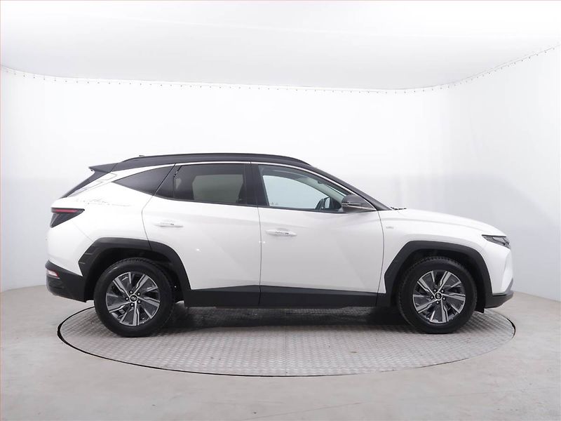 Hyundai Tucson (2022) Smart 1.6 T-GDI 48V MHEV - fotka 6 z 21
