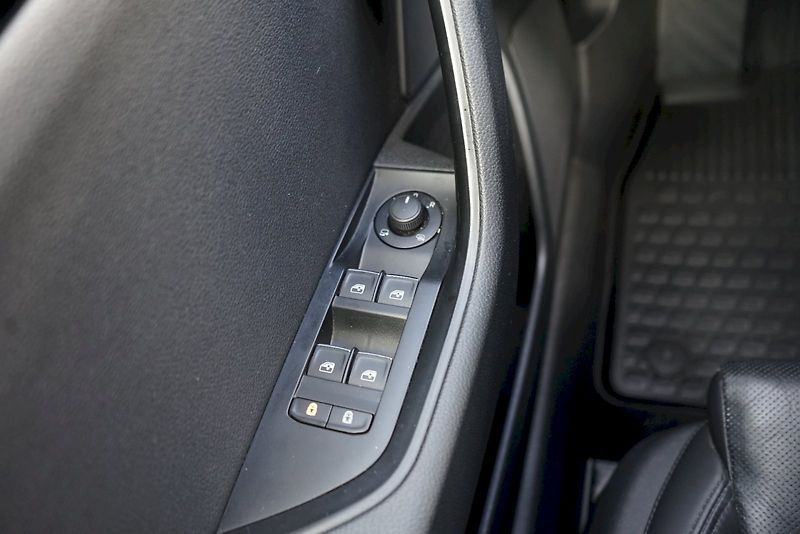Škoda Superb (2019) TDI 140 kW DSG 4x4 L&K - tažné - fotka 27 z 39