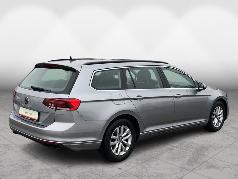 Volkswagen Passat 2.0 TDi DSG 7st. BUSINESS - fotka 2 z 30