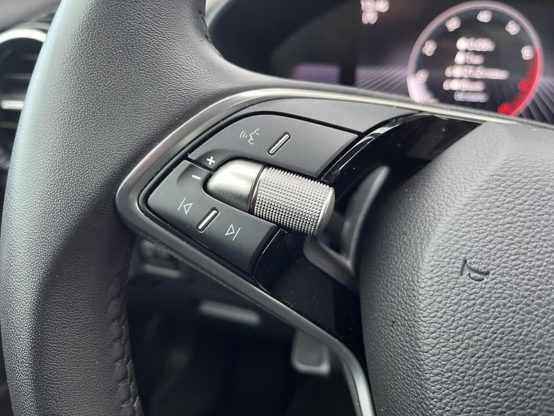 Škoda Fabia 1,0 TSi 70 kW SELECTION - fotka 14 z 21