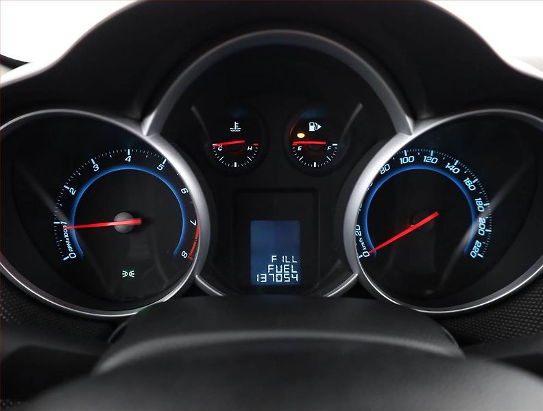 Chevrolet Cruze (2013) 1.6 i 16V, ČR,1.maj - fotka 9 z 12