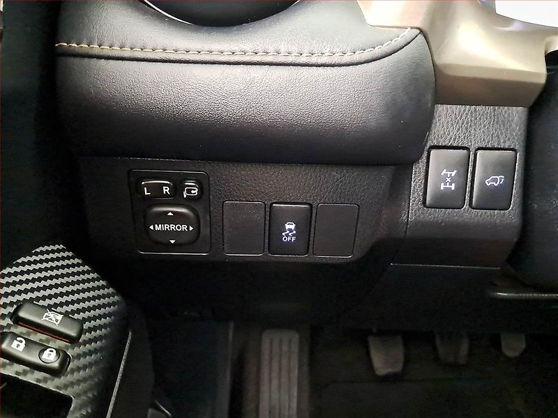 Toyota RAV4 (2014) 2.2 D-4D, 4X4, Xenony - fotka 18 z 20