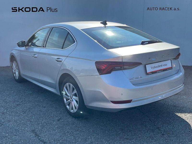 Škoda Octavia (2023) 1.5 TSI 110kW Style - fotka 2 z 27