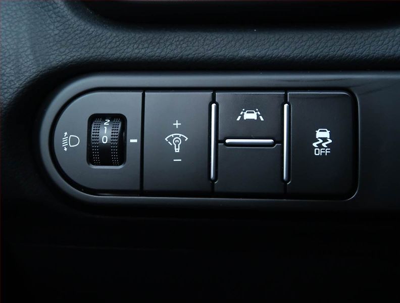 Kia Ceed (2019) 1.4 T-GDI, Serv.kniha - fotka 17 z 18