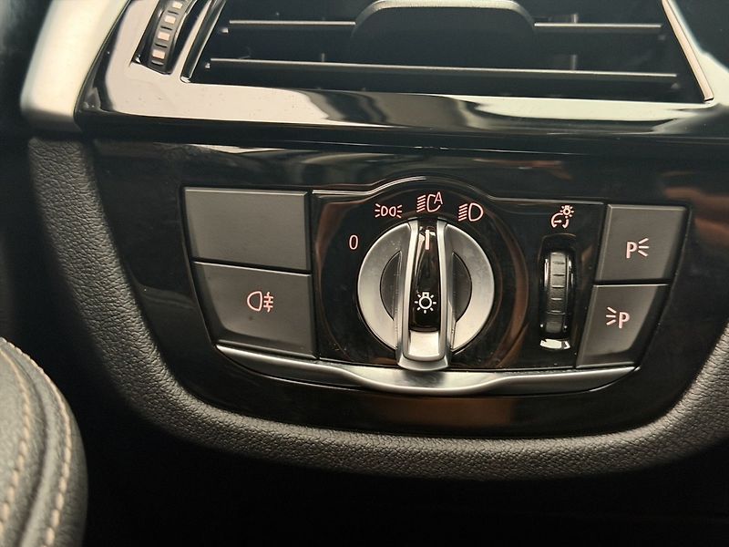 BMW Řada 5 530e Harman Kardon 360 Kůže - fotka 28 z 35