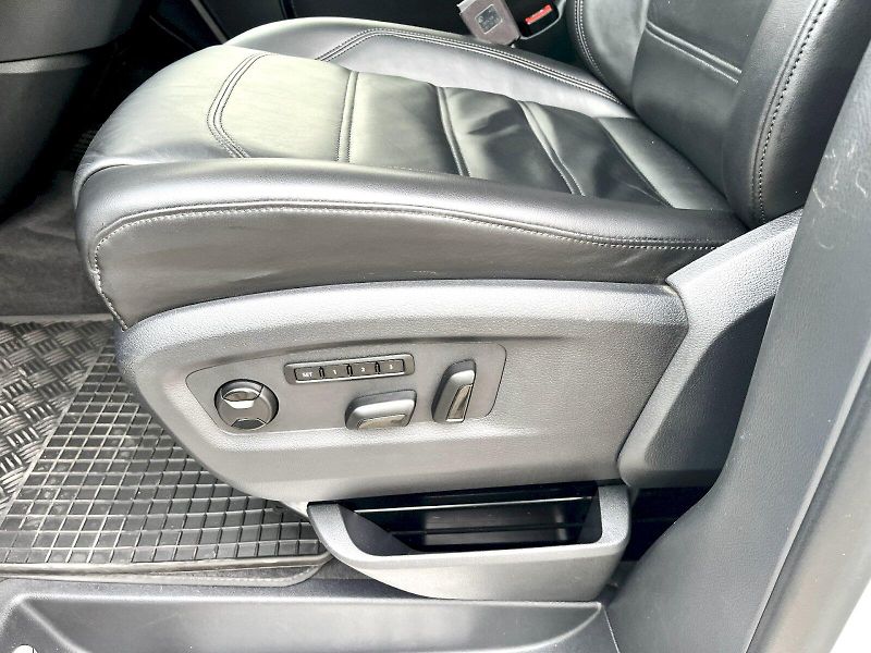Volkswagen Multivan (2018) 2,0TSi Benzín 150kW Highline 4 - fotka 13 z 24