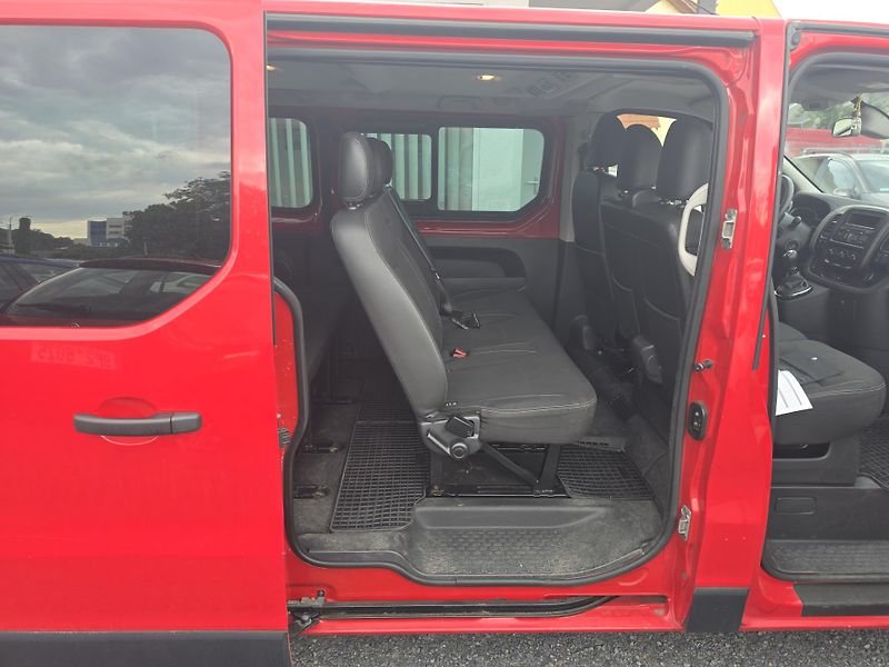 Renault Trafic 1.6 dci 125 Long 9.mist tz - fotka 9 z 19
