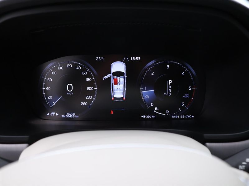 Volvo V90 2,0 D4 140kW Drive-E Momentum - fotka 17 z 29