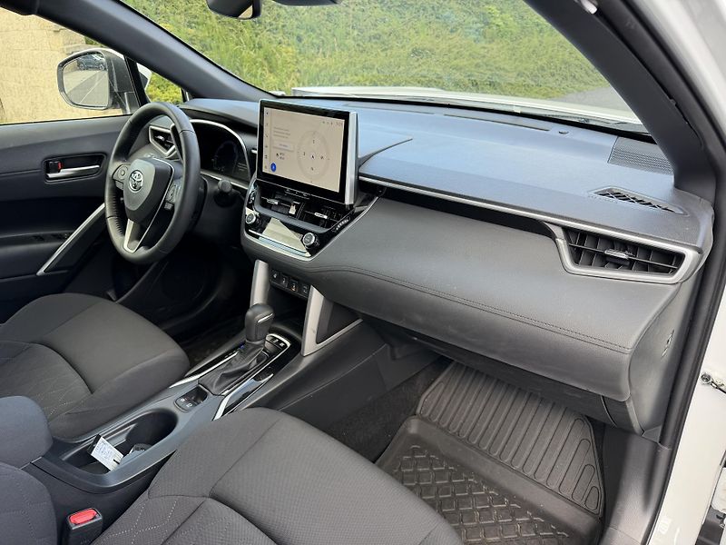 Toyota Corolla Cross 1,8i hybrid automat navigace - fotka 15 z 21